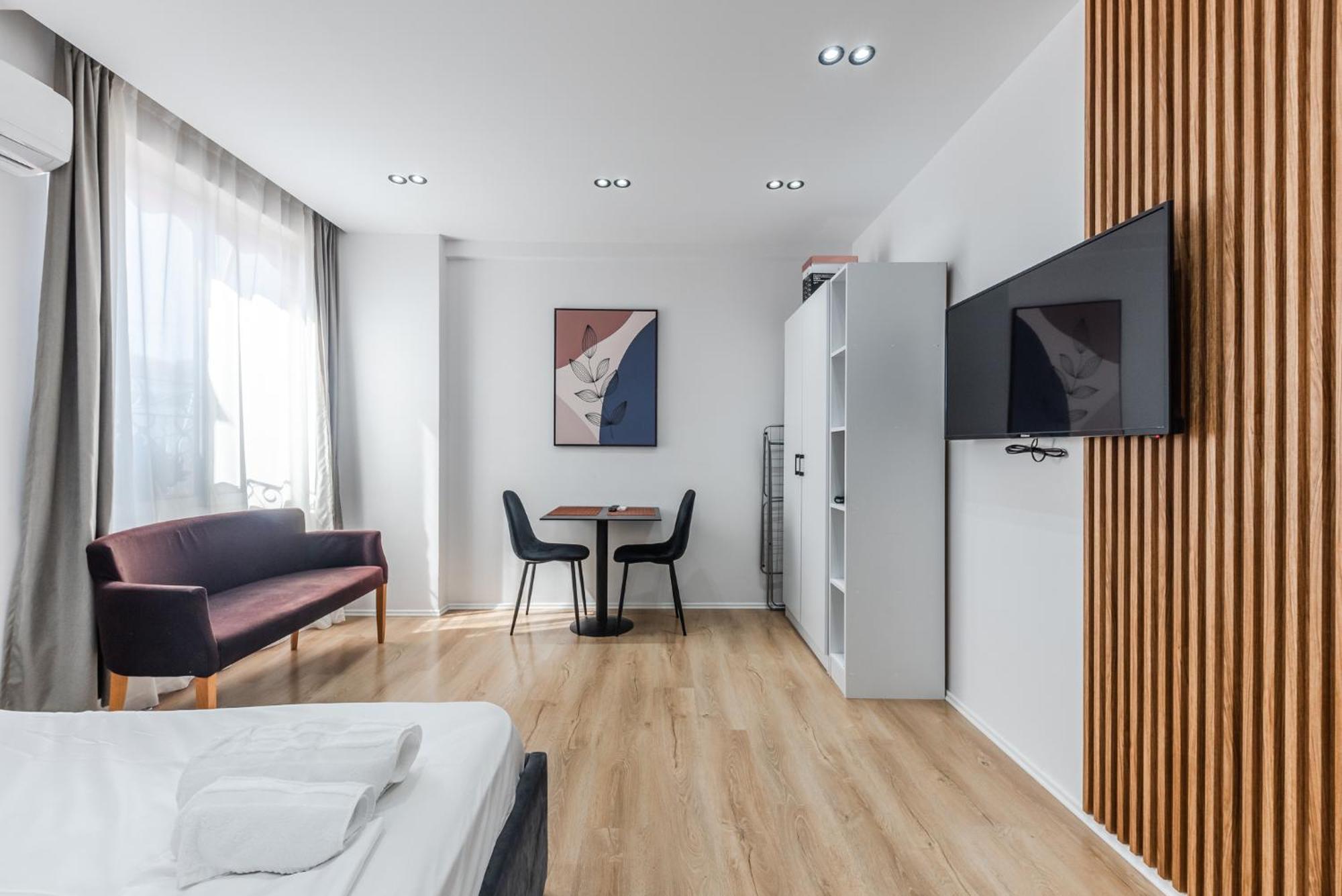 Atelier Apartments By Kondo Stays Tirana Esterno foto