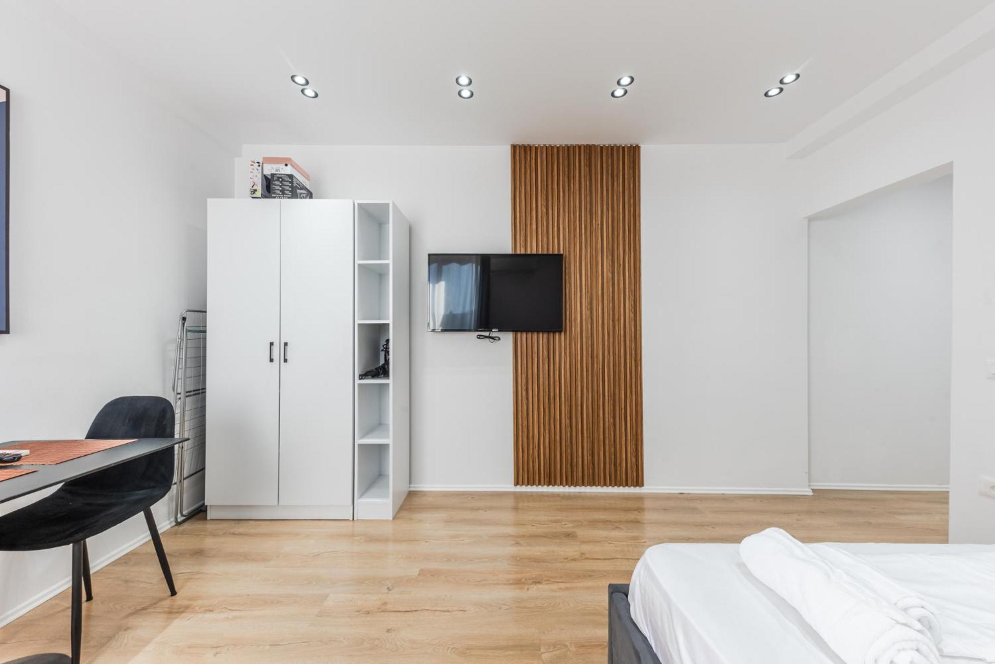 Atelier Apartments By Kondo Stays Tirana Esterno foto