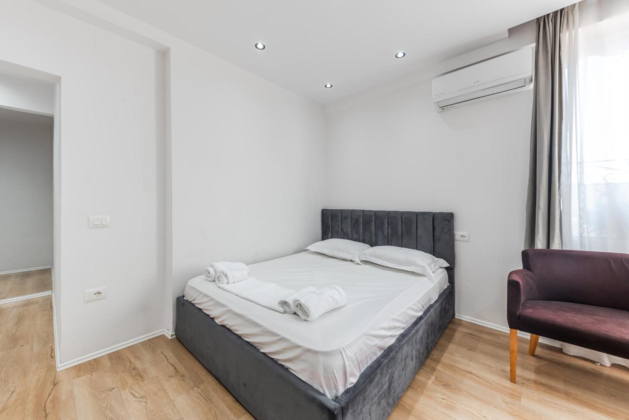 Atelier Apartments By Kondo Stays Tirana Esterno foto