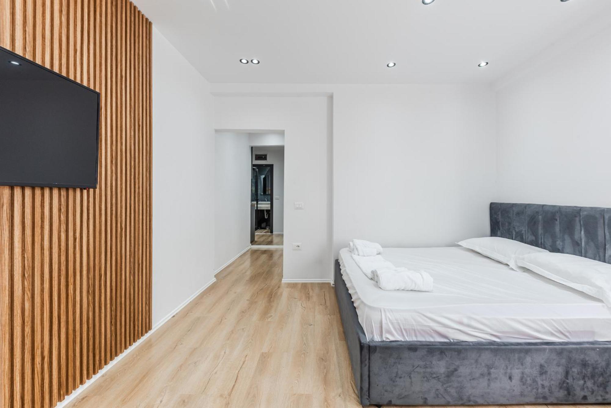 Atelier Apartments By Kondo Stays Tirana Esterno foto