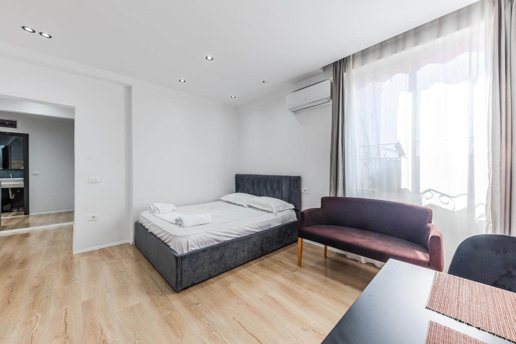 Atelier Apartments By Kondo Stays Tirana Esterno foto