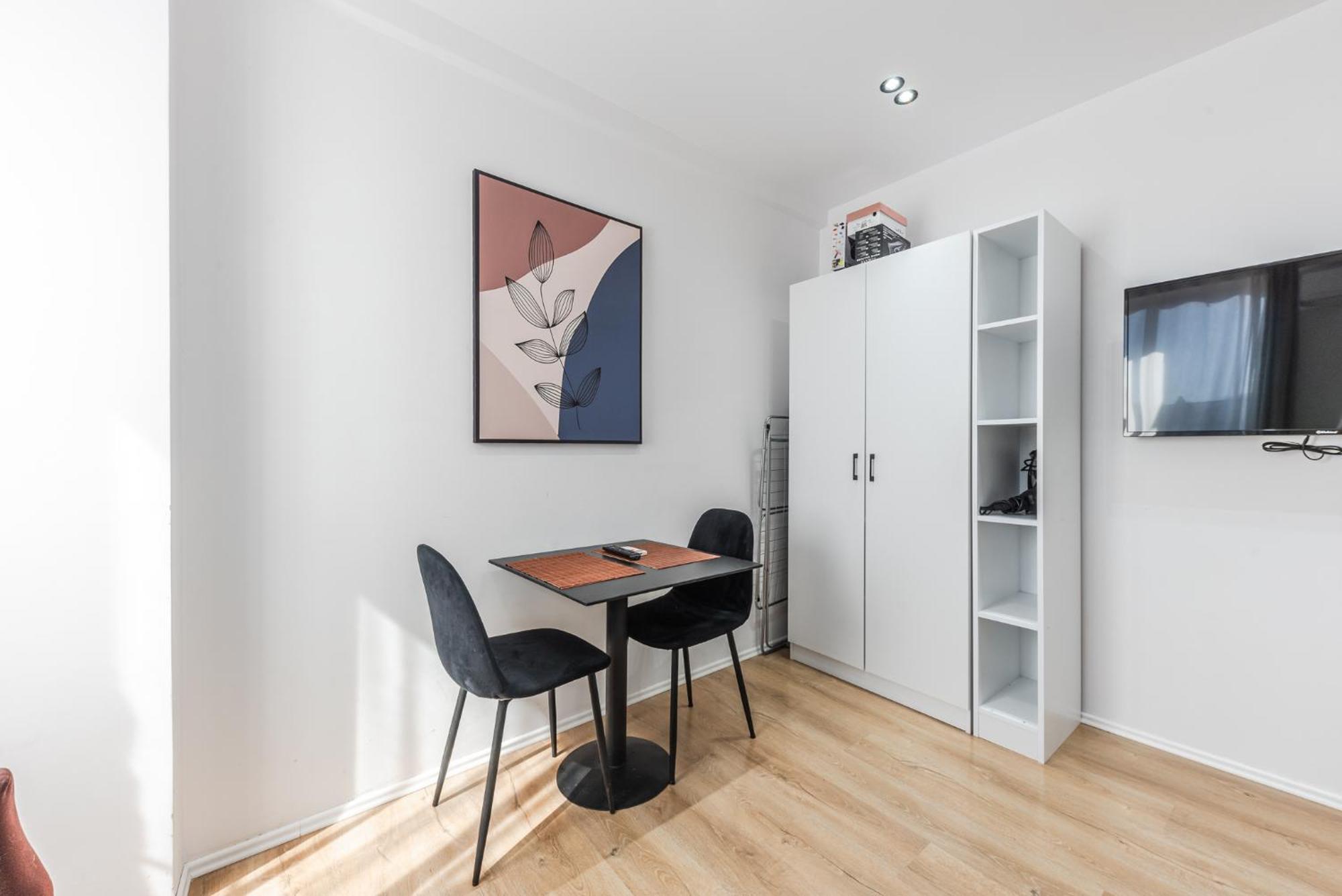 Atelier Apartments By Kondo Stays Tirana Esterno foto