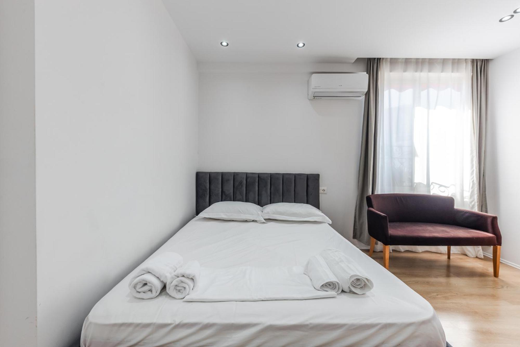 Atelier Apartments By Kondo Stays Tirana Esterno foto