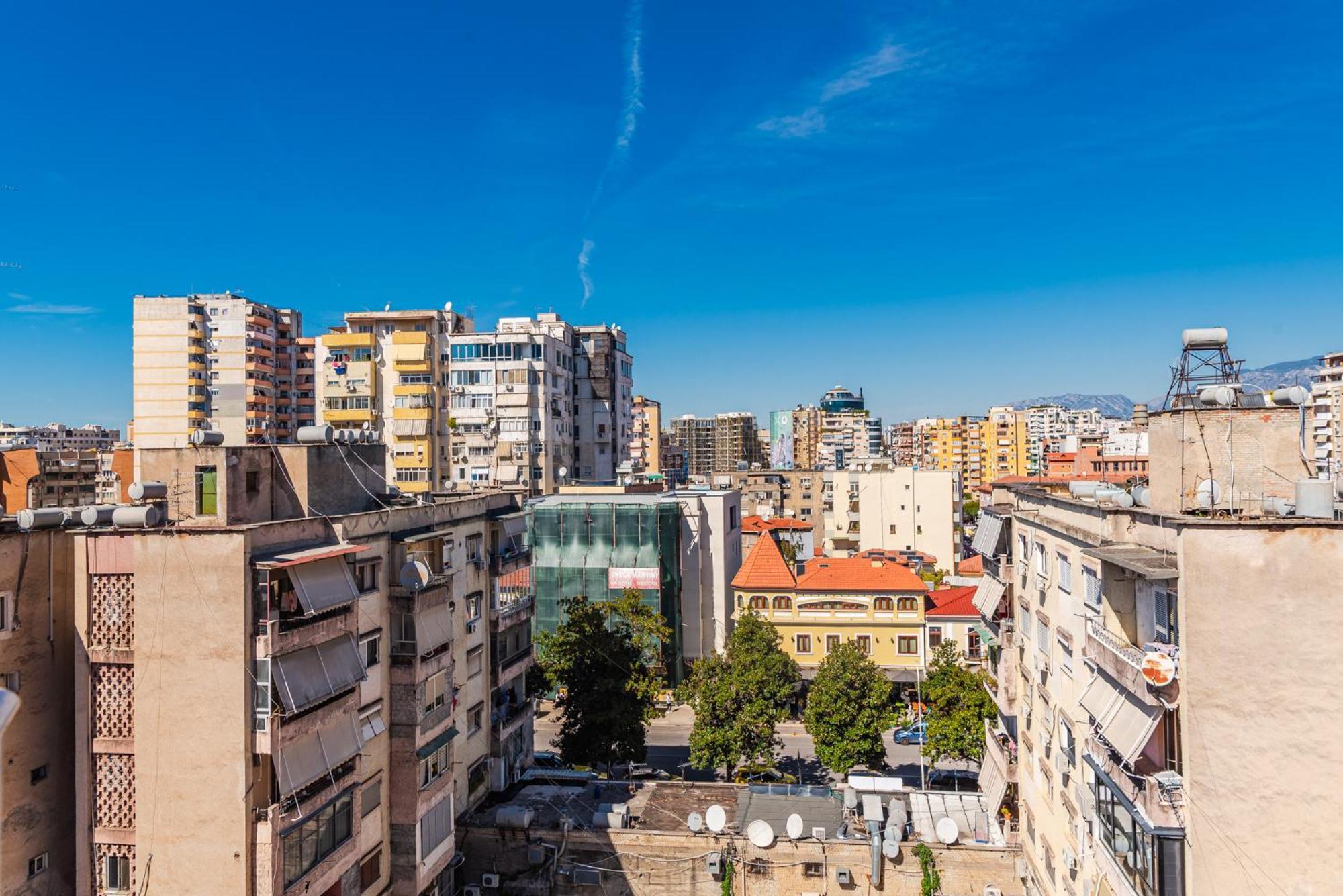 Atelier Apartments By Kondo Stays Tirana Esterno foto