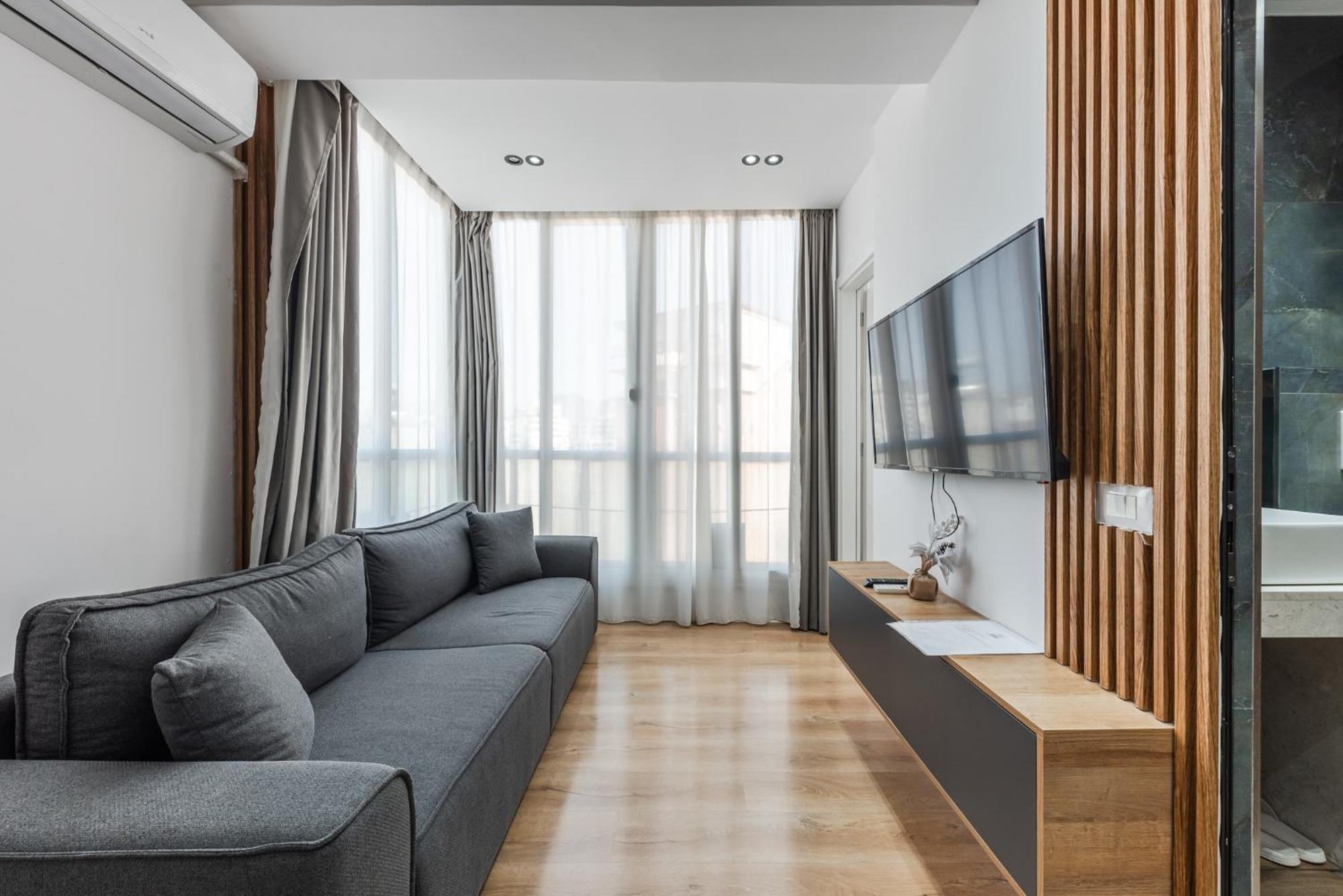 Atelier Apartments By Kondo Stays Tirana Esterno foto