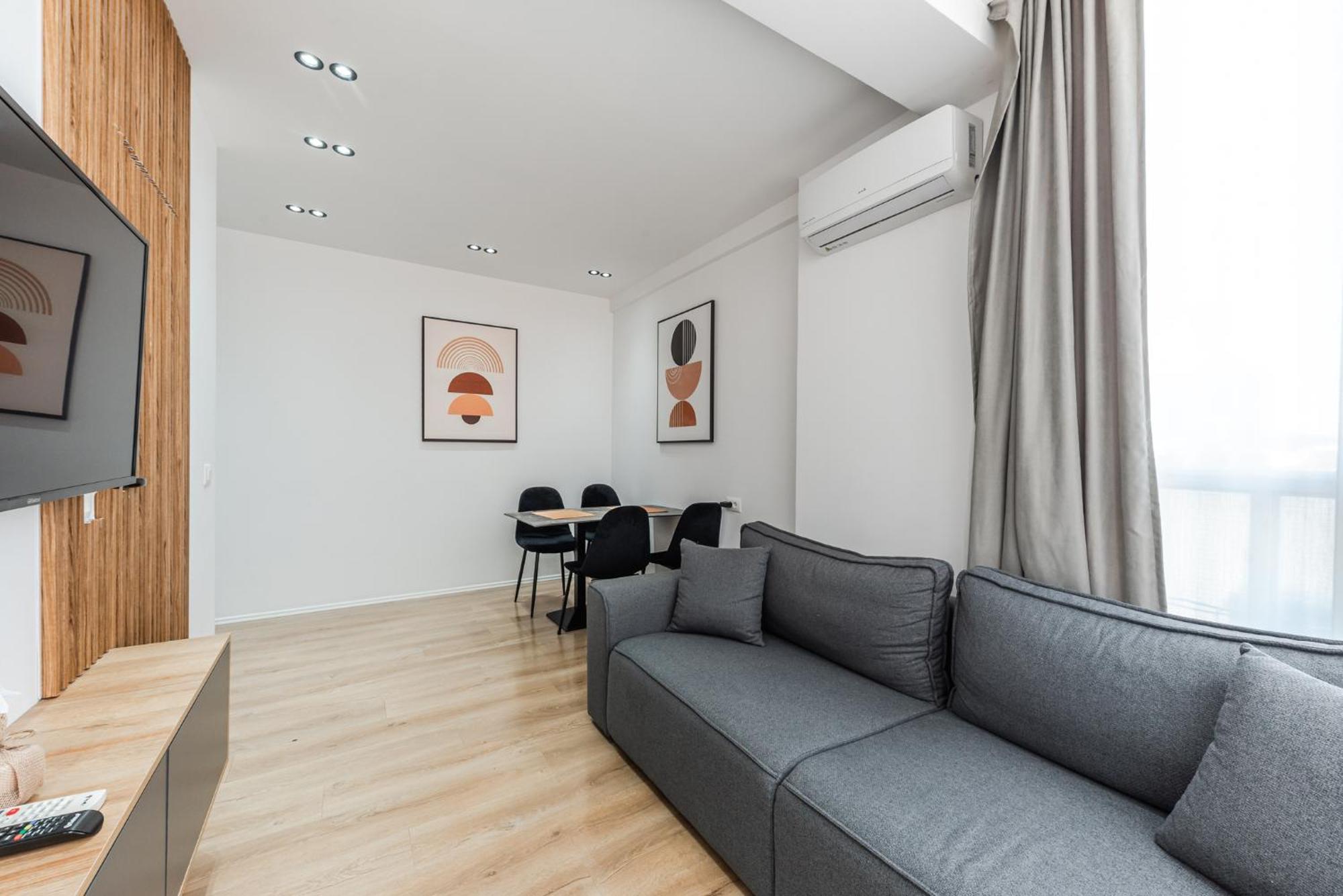 Atelier Apartments By Kondo Stays Tirana Esterno foto