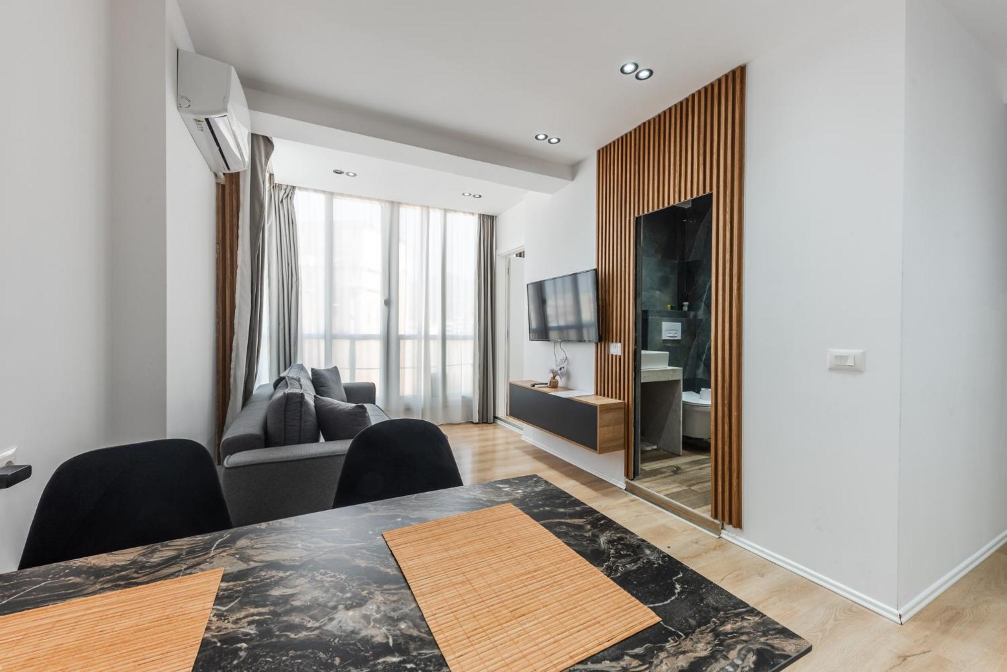 Atelier Apartments By Kondo Stays Tirana Esterno foto