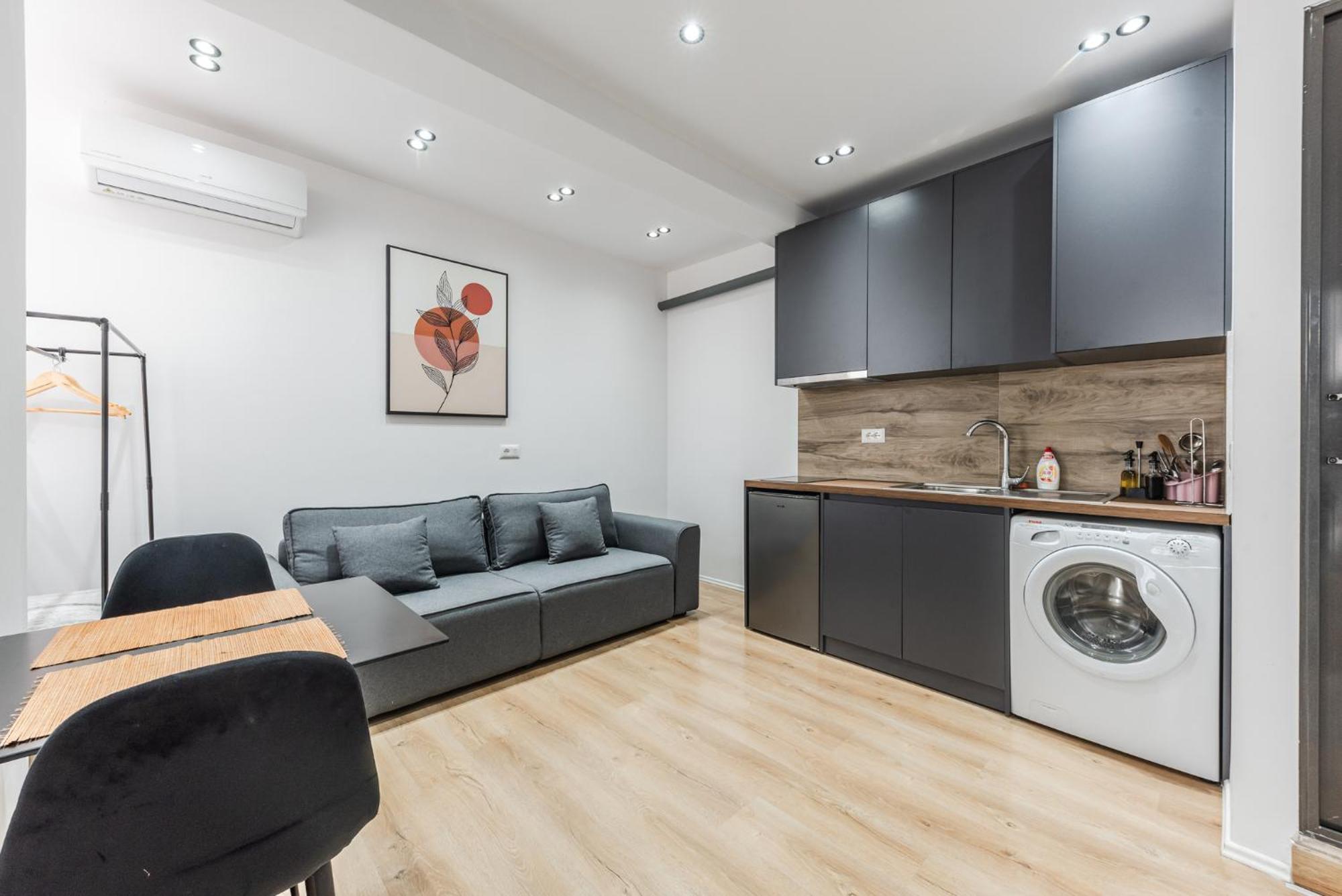Atelier Apartments By Kondo Stays Tirana Esterno foto