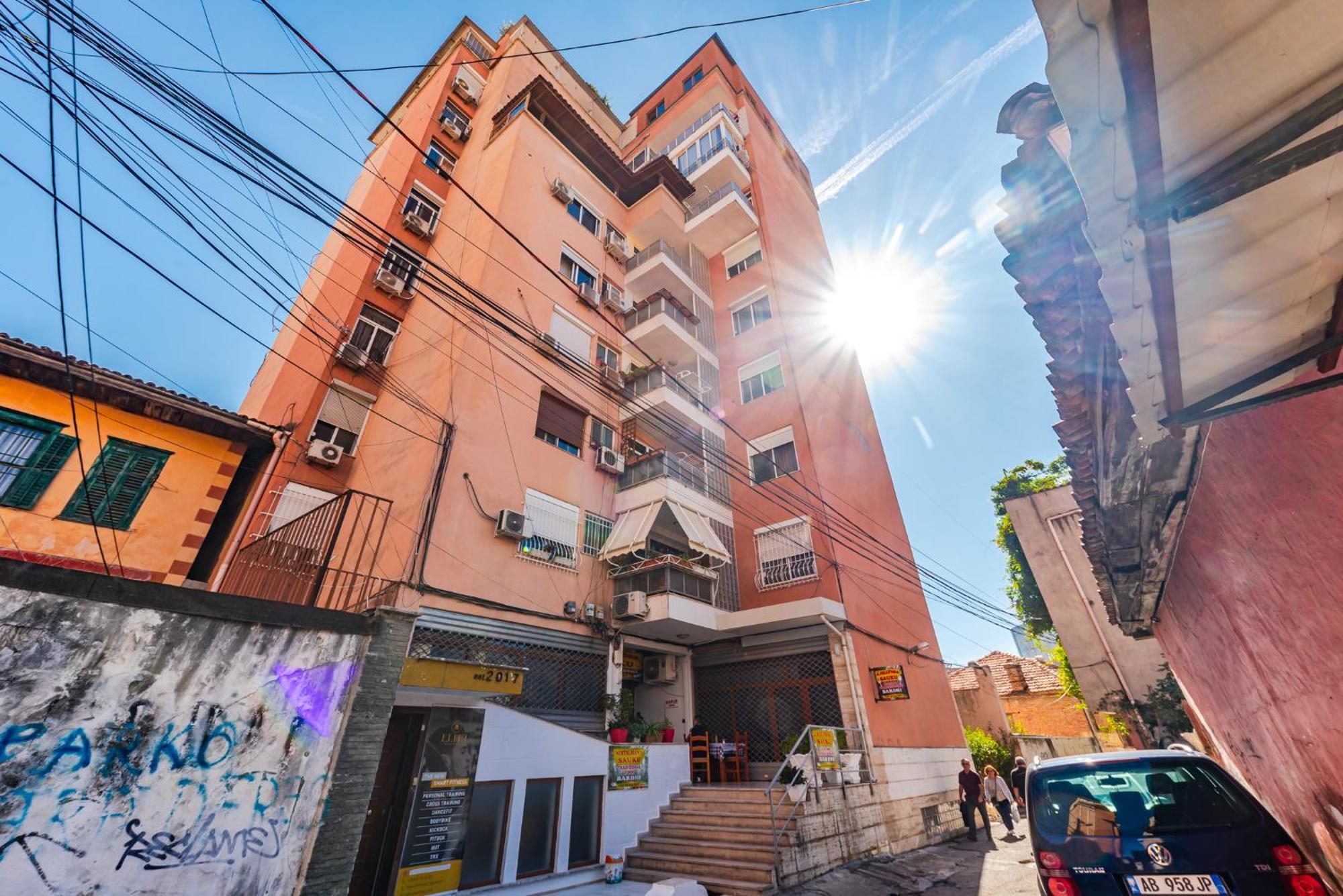 Atelier Apartments By Kondo Stays Tirana Esterno foto