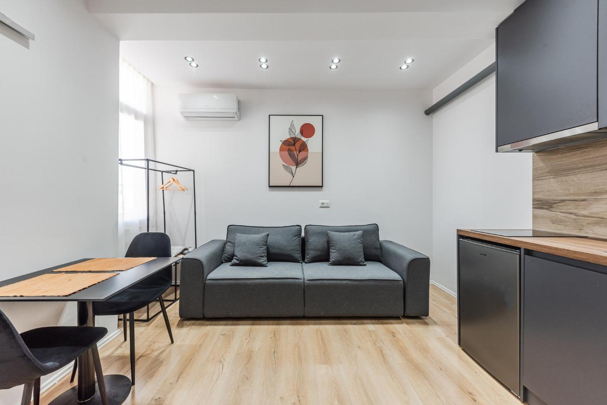 Atelier Apartments By Kondo Stays Tirana Esterno foto